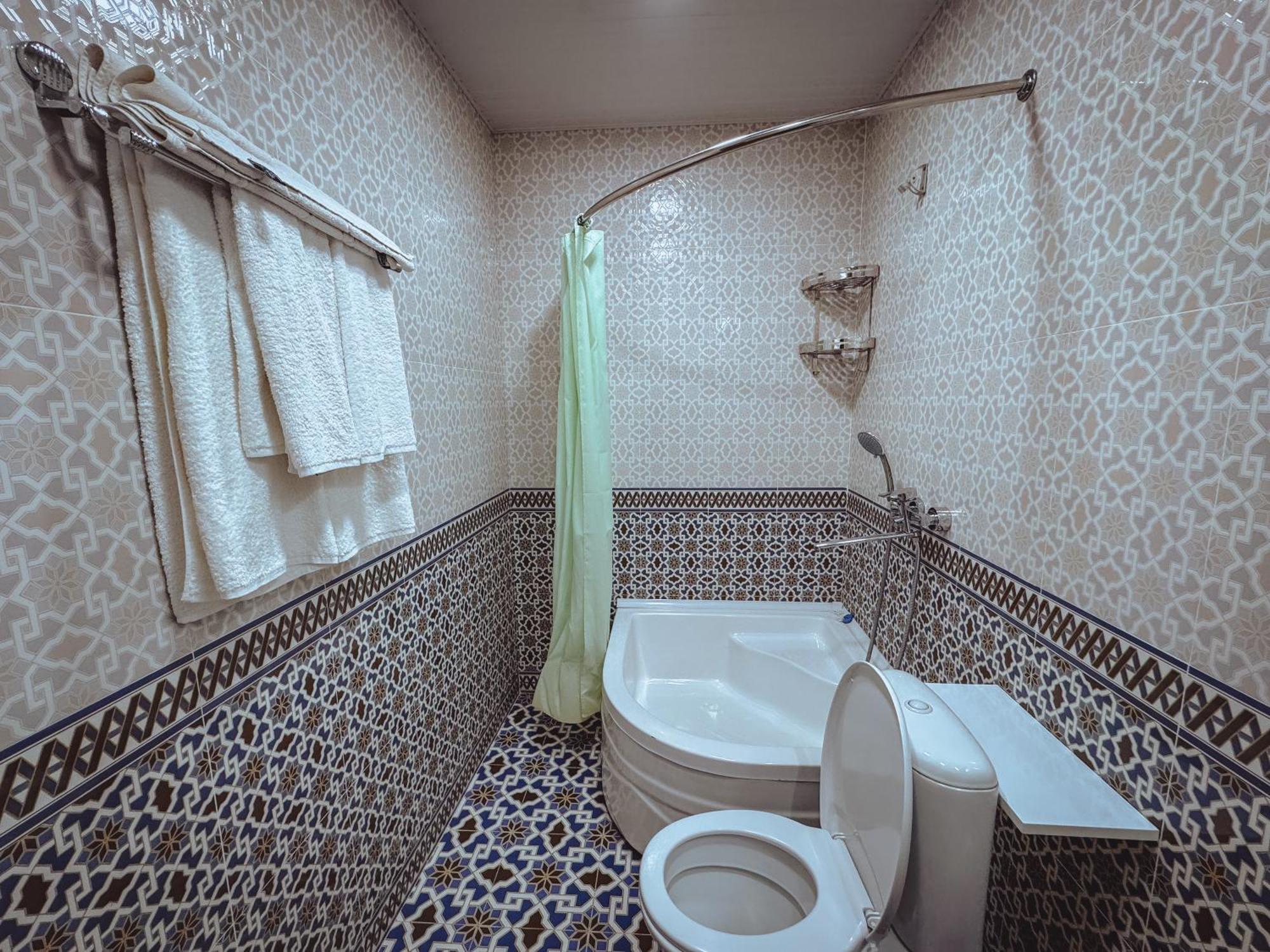 Old Gate Family Guest House Бухара Екстериор снимка
