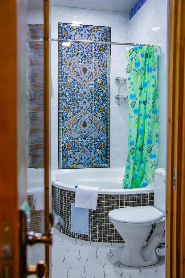 Old Gate Family Guest House Бухара Екстериор снимка